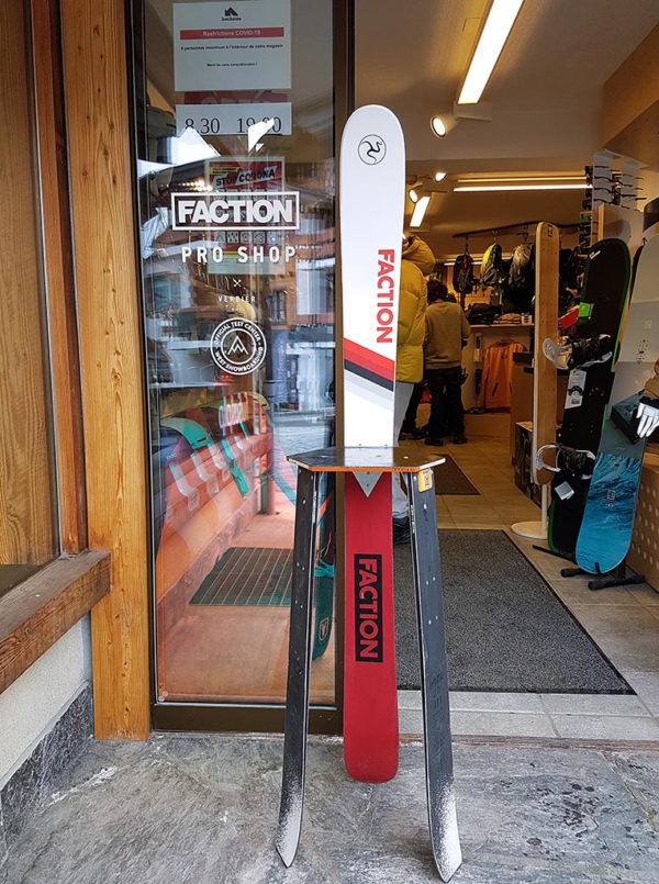 ski-ppy-covid-display-stand-presentoir-b-0119-1